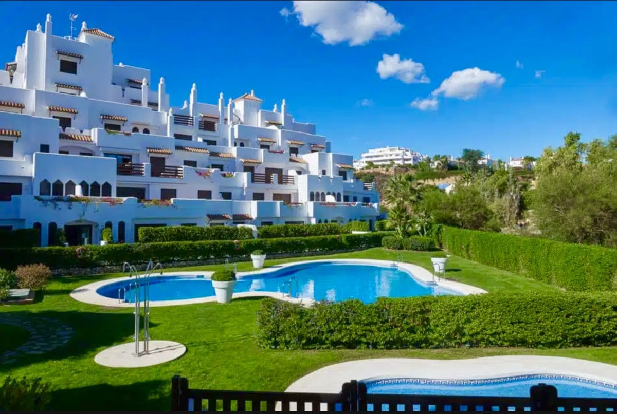 Nueva Milla de Oro, Estepona